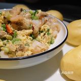 「麻辣一锅鲜」食材非常新鲜，墨鱼仔QQ弹弹，虾很嫩