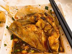 青椒焖鱼头-冯鱼头火锅(青蓝山美食一条街店)