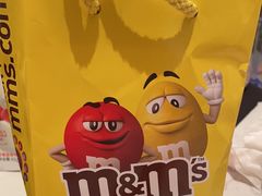 -m豆巧克力世界(上海世茂广场店)