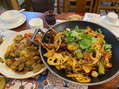 -川流不息·地道川菜·小龙虾(松东路店)