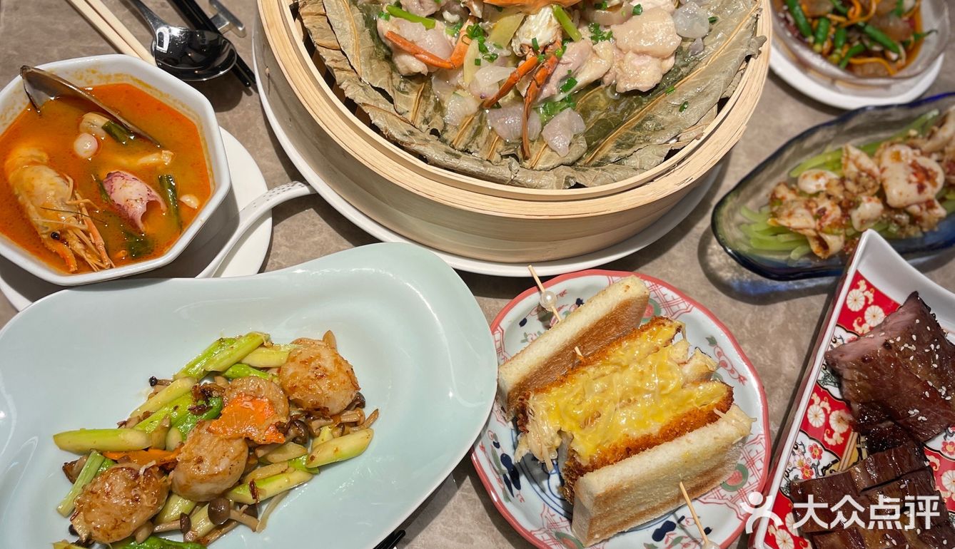 和姐妹来广粤天地看到的瑰茶厅，算是复古风