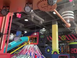 -欧酷世界动力星球(王府井奥莱UP TOWN店)