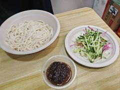 -黑八私房老北京炸酱面