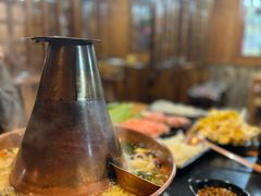 -果松木炭酸菜铜火锅·外婆参鸡汤