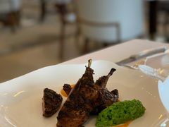 碳烤乳鸽，甜豆，旱金莲醋汁-Jean Georges