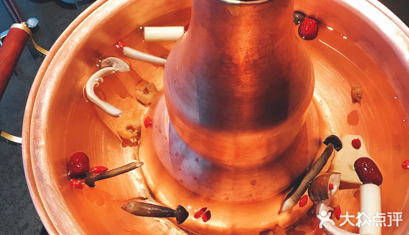 北京必吃榜 | 王府井听着京剧吃着京味儿火锅