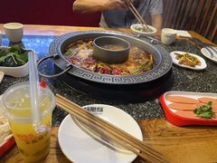 -杨肥肠火锅大排档(火车站花园店)