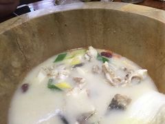-滇香肴·云南菜蒸汽石锅鱼(云南北路店)