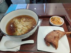 -百年老字号·观振兴蟹黄面·三虾面·苏式面(观前街富仁坊巷店)