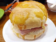 Big&nbsp;men菠萝包-澳门陈光记烧味饭店(南京德基广场店)