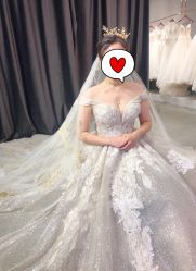 -艾米丽婚纱礼服