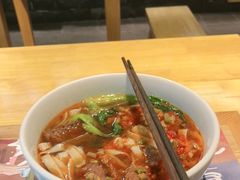 -呷佬·长沙手工米粉(金沙江路店)