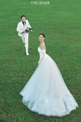 -现代经典婚纱摄影