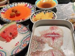 -老牌坊云南鱼豆花火锅(哈西万达店)