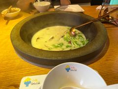 -咕嘟草帽鱼·牛奶一样的鲜鱼汤(天鹅湖万达广场店)
