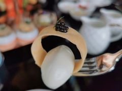 鹅肝鱼子酱面包圈-瑞吉酒店·The Drawing Room闲逸廊·云端下午茶·夜奢Whiskey