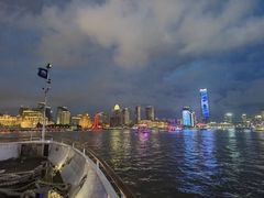 -黄浦江游览十六铺3号码头网红自助餐