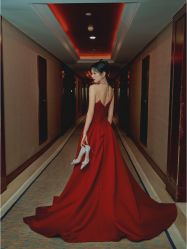 -LOVINA洛维娜婚纱礼服