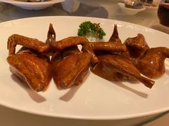 脆皮乳鸽-利苑酒家(合景国际金融广场店)