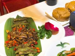 -刘姐啤酒鱼民族演艺餐厅(西街总店)