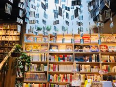 -猫的天空之城概念书店(杭州南宋御街店)