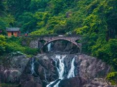 -雁荡山三折瀑景区