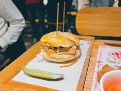 东四豆腐汉堡-悠航SLOWBOAT(三里屯店)