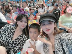 -多彩贵州城极地海洋世界