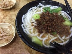 -丽虹云南过桥米线(兴工街店)