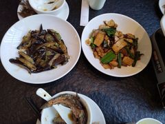 -鱼鲜饭香·招牌汽锅剁椒鱼头王