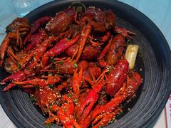 -肥肥虾庄·金牌油焖大虾(沙湖店)