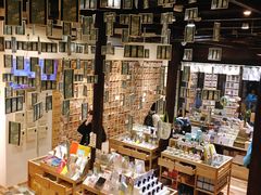 -猫的天空之城概念书店(杭州南宋御街店)