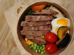 牛排谷物碗-有喵·猫咖·狗咖·30几只猫10只小狗(岗厦店)