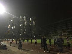 -燕子岗体育场