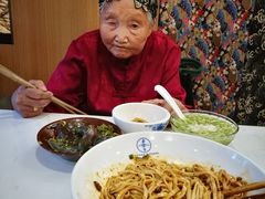 -李与白包子铺(桐梓林店)