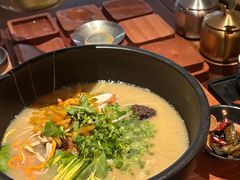 -银米·云南传统过桥米线(双廊黑金冠店)