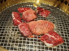 -铭牛烧肉·和牛海鲜自助(高新月牙湖店)