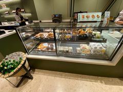 面包甜点陈列柜-星巴克臻选(广州太古汇店)