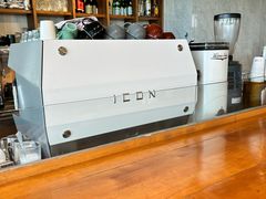 -ROAST coffee & eatery