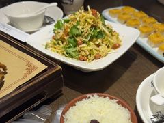 -东口码头·烧鸽子·鱼头泡饼·地方菜(金鹰悦城店)