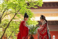 -雪中彩影婚纱摄影·微光艺术中心