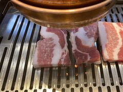 -臻牛烤肉