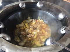 -粘豆包柴火铁锅炖
