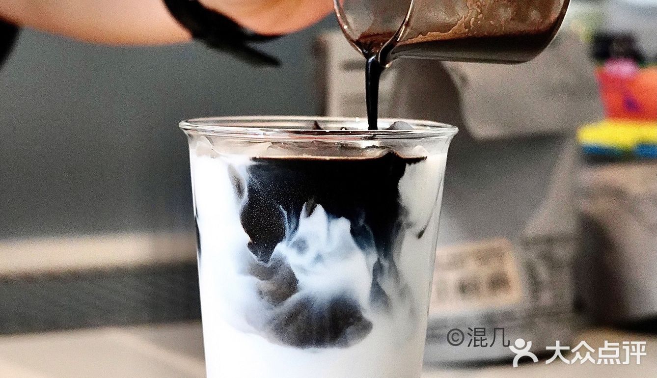 深圳探店🌑乌鸦咖啡•一杯极浪漫的灰色拿铁