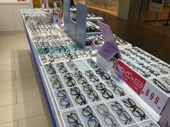-美式眼镜·授权蔡司.依视路.尼康.豪雅.明月(南翔印象城店)