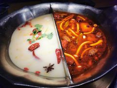 酸菜白肉锅-湊湊火锅·茶憩(郑州绿地新都会店)