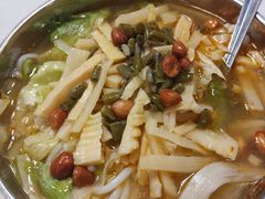 -龙香记桂林米粉(东扬威街11号楼店)