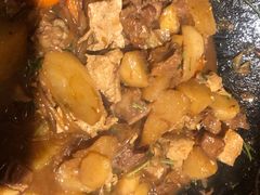 炖萝卜牛腩-妈妈家铁锅炖(景诚园综合楼店)