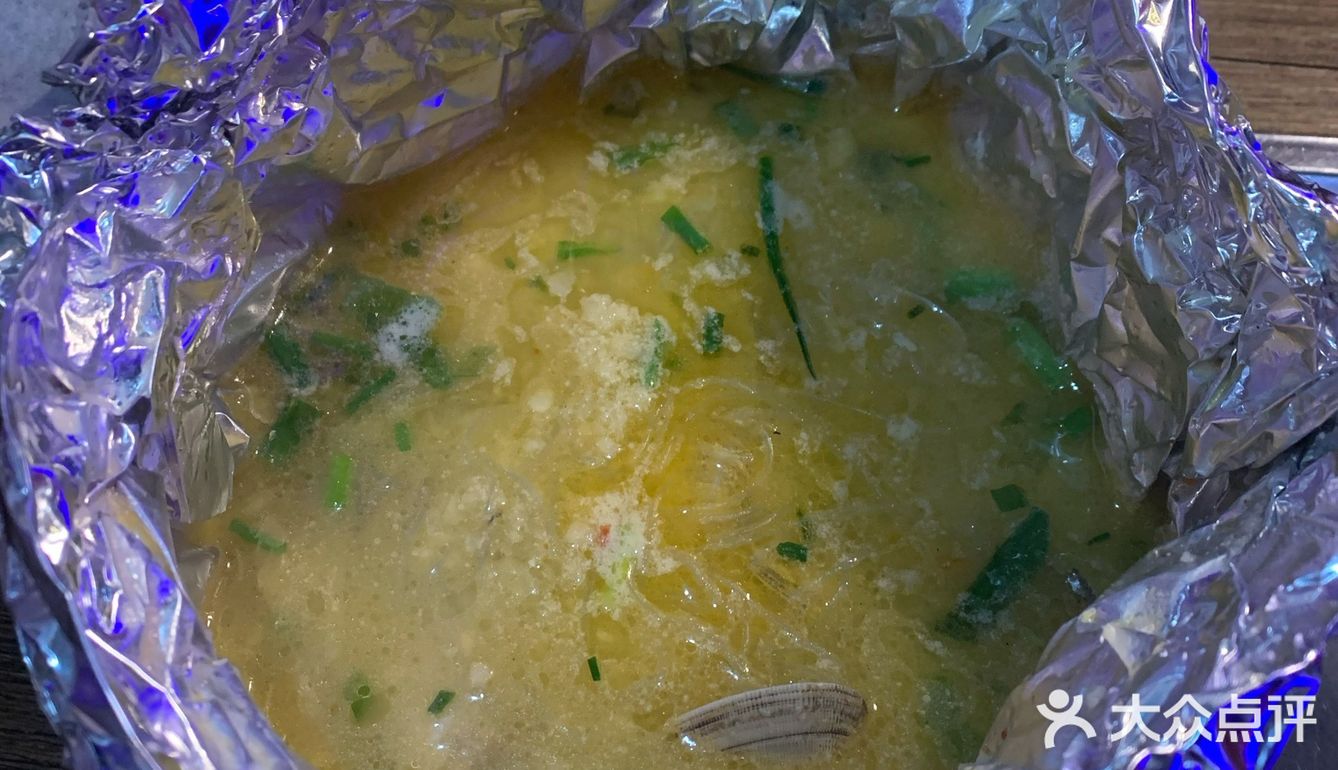 家旁边的烧烤店好多 但是冬天的烧烤店好像没有夏天那么