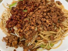 肉酱炒米线-金家小金碗云南过桥米线